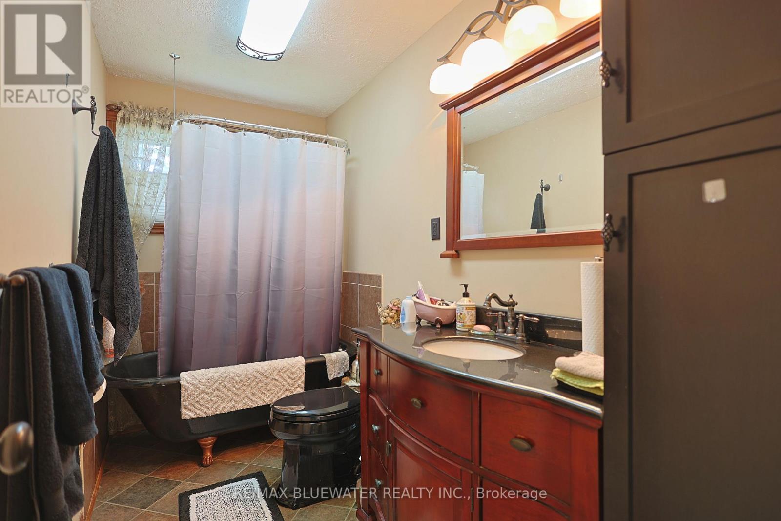 9997 Edward Street, Lambton Shores, Ontario  N0M 2L0 - Photo 25 - X13751730
