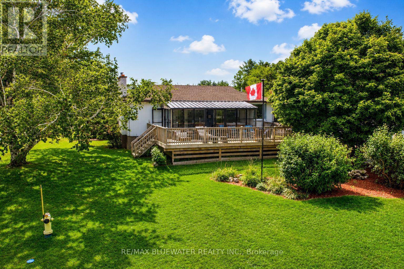 9997 Edward Street, Lambton Shores, Ontario  N0M 2L0 - Photo 3 - X13751730