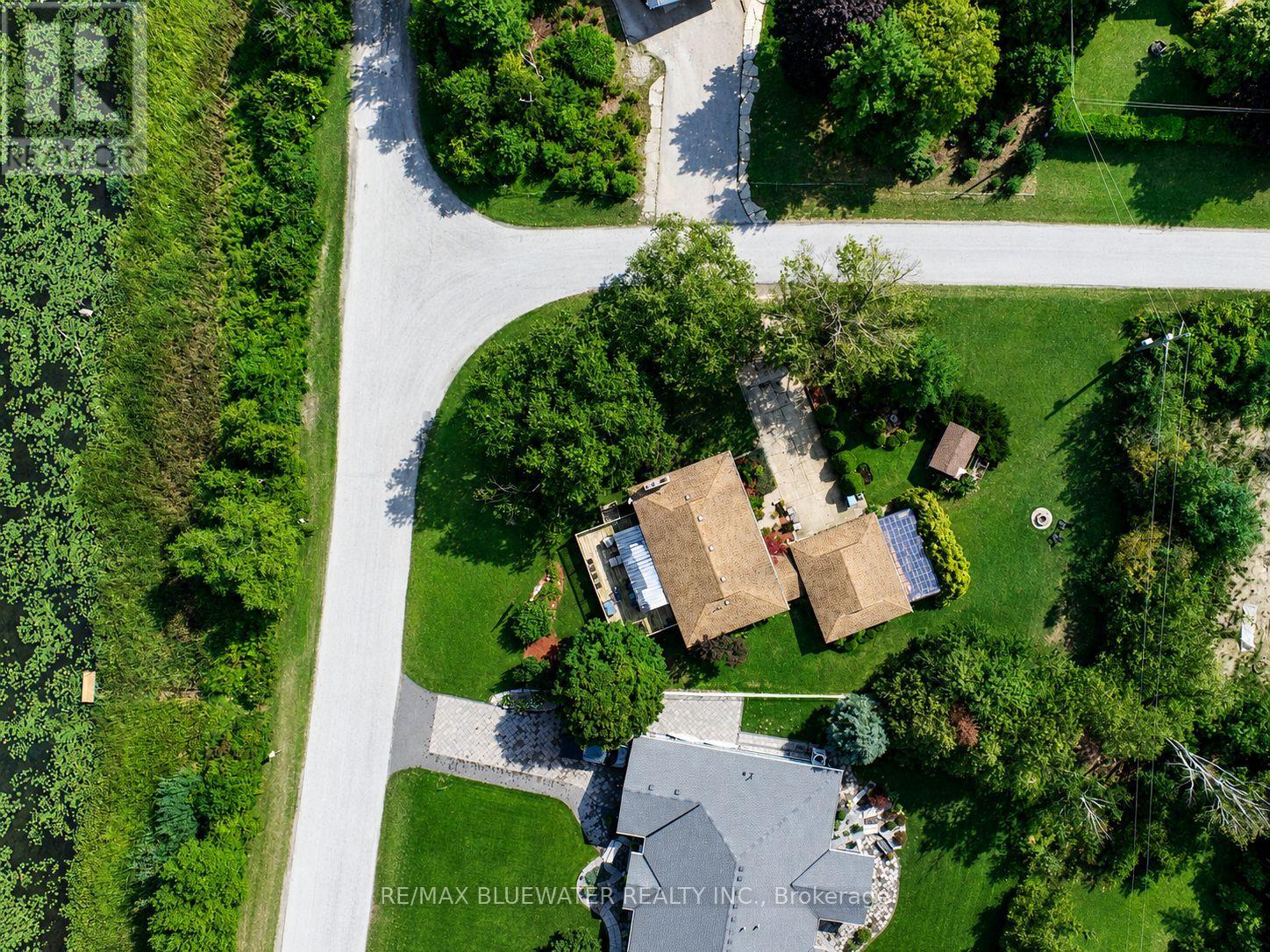 9997 Edward Street, Lambton Shores, Ontario  N0M 2L0 - Photo 38 - X13751730