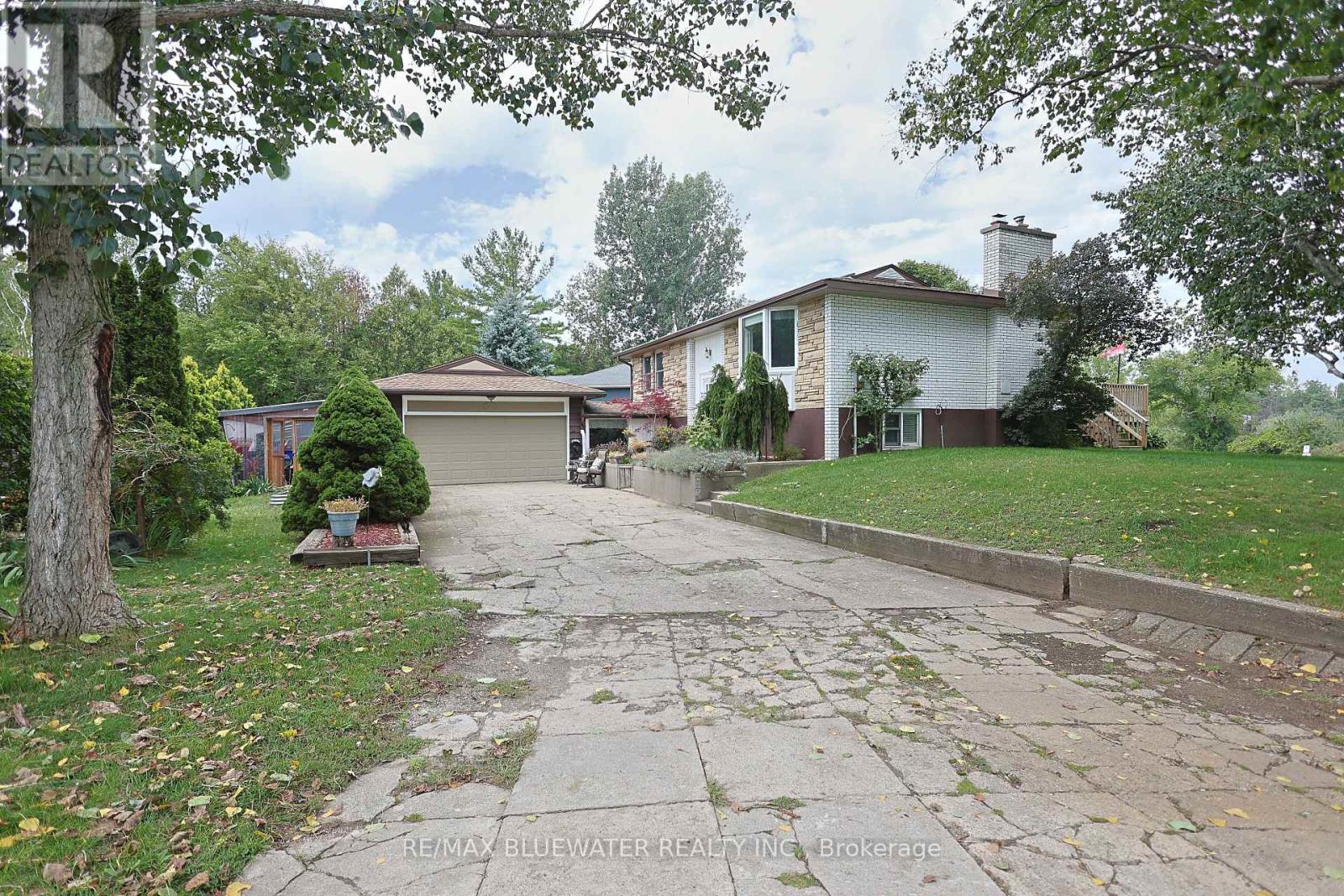 9997 Edward Street, Lambton Shores, Ontario  N0M 2L0 - Photo 6 - X13751730