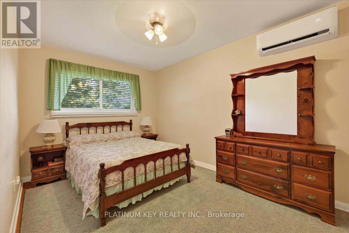 2392 London Street, Strathroy-Caradoc, Ontario  N0L 1W0 - Photo 11 - X13751822