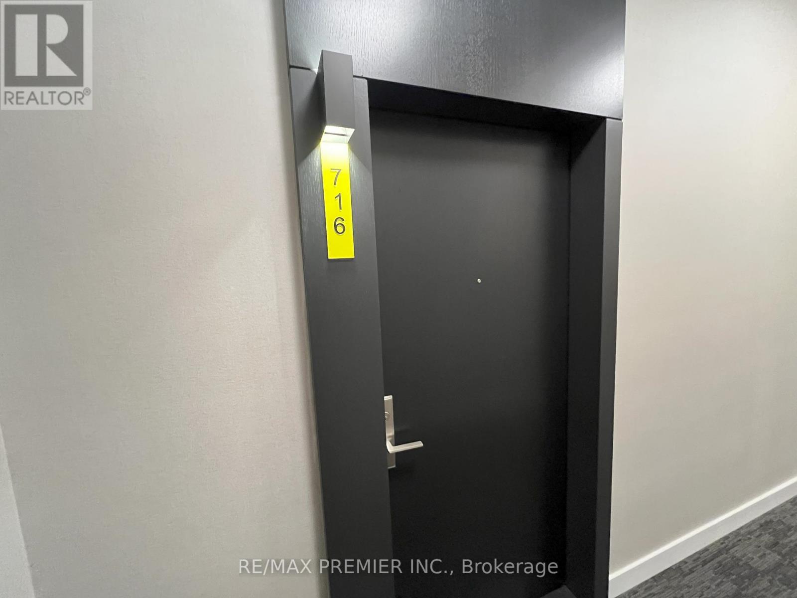 716 - 158 Front Street E, Toronto, Ontario  M5A 1E5 - Photo 3 - C13751728