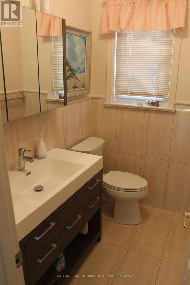 47 Talbot Road, Toronto, Ontario  M2M 1R7 - Photo 12 - C13751760
