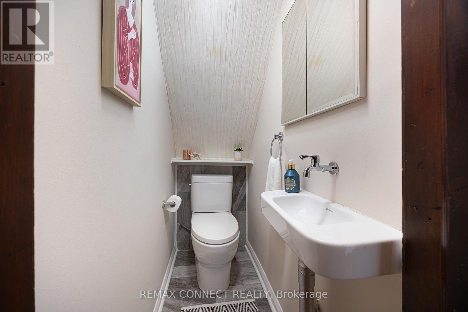 29 Denison Avenue, Toronto, Ontario  M5T 2M6 - Photo 19 - C13751796