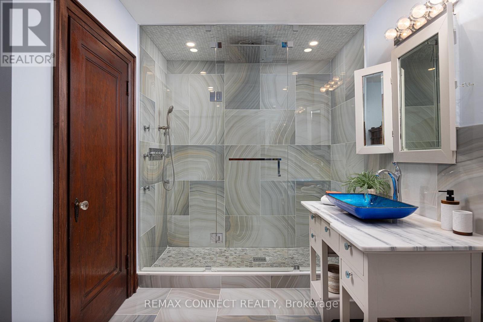 29 Denison Avenue, Toronto, Ontario  M5T 2M6 - Photo 25 - C13751796