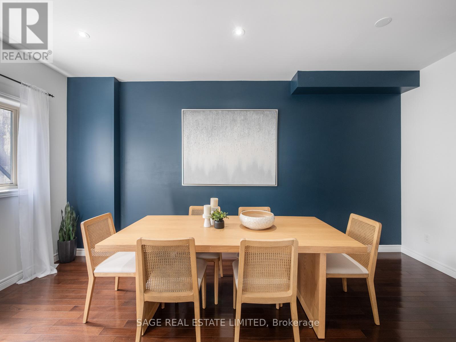 251a Chisholm Avenue, Toronto, Ontario  M4C 4W5 - Photo 9 - E13751768