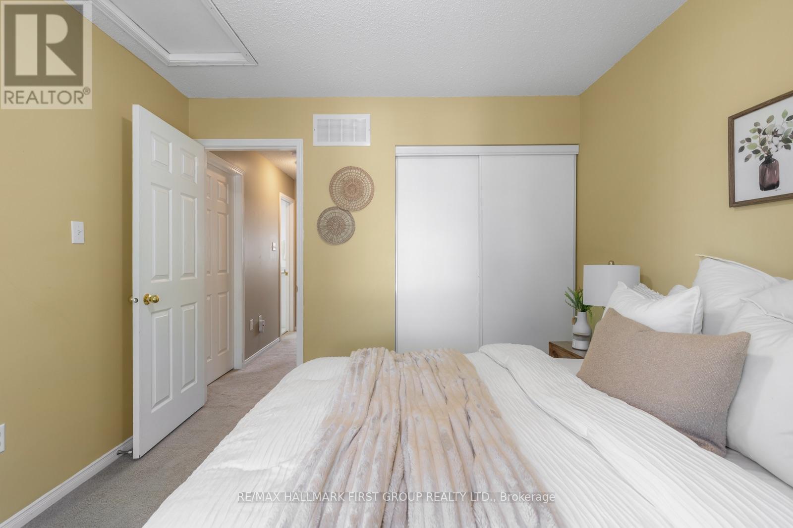 39 Bach Avenue, Whitby, Ontario  L1R 2L1 - Photo 14 - E13751776