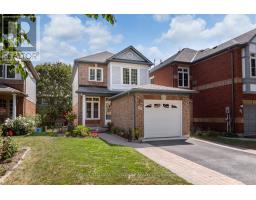 39 BACH AVENUE, Whitby, Ontario