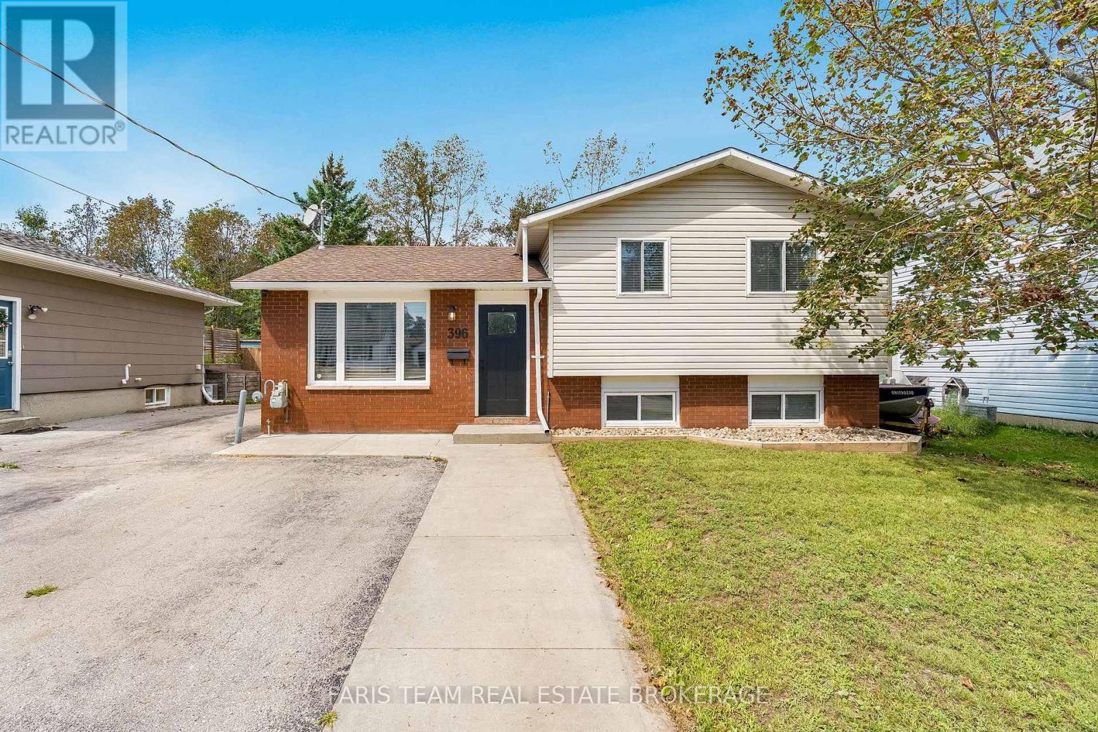 396 Mary Street, Orillia, Ontario  L3V 3G3 - Photo 1 - S13751738