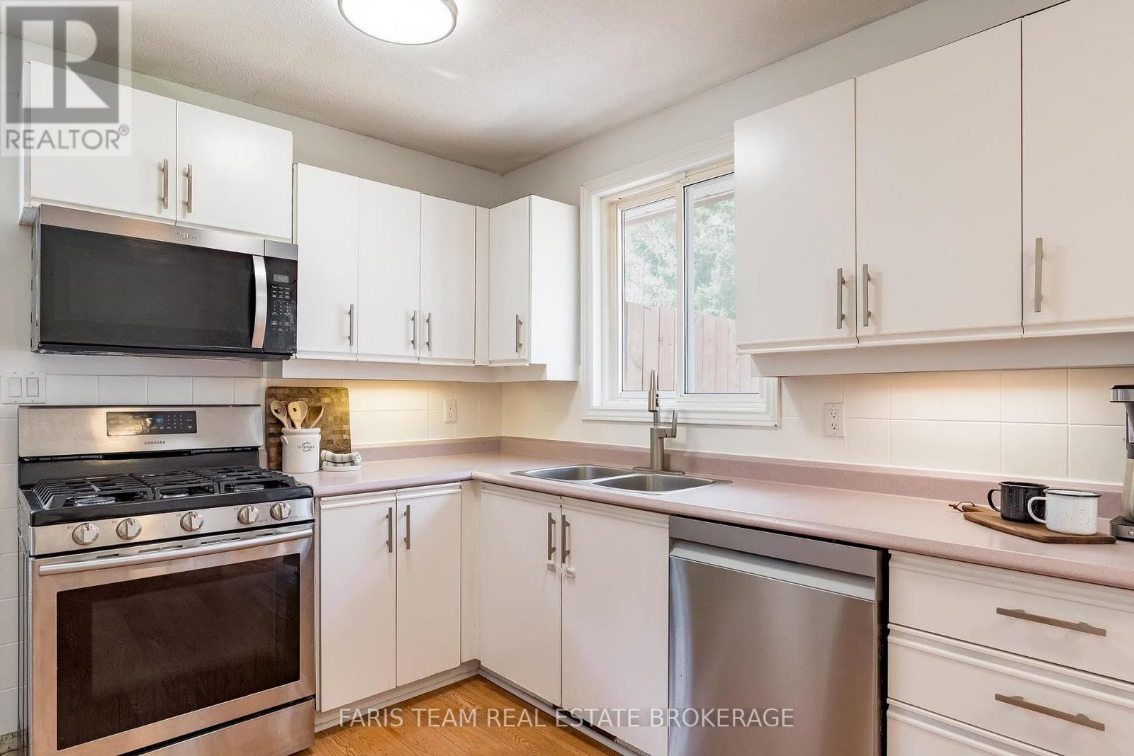 396 Mary Street, Orillia, Ontario  L3V 3G3 - Photo 6 - S13751738