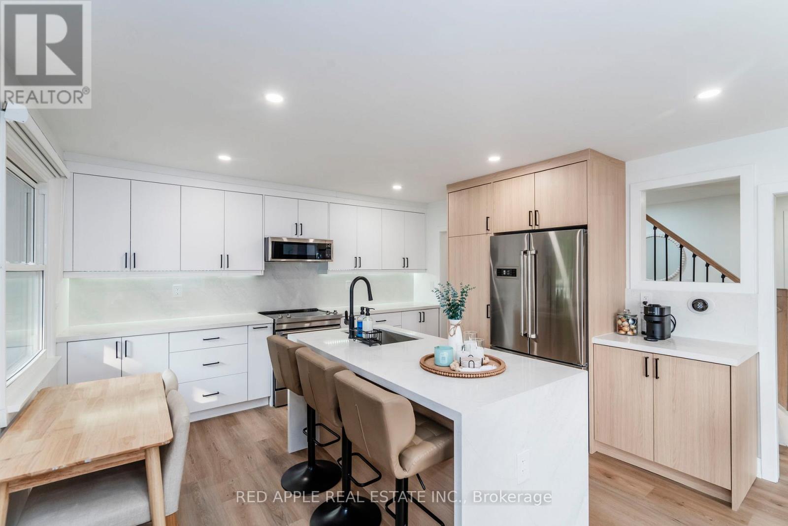 205 Hoyt Avenue, Tay (Victoria Harbour), Ontario  L0K 2A0 - Photo 5 - S13751830