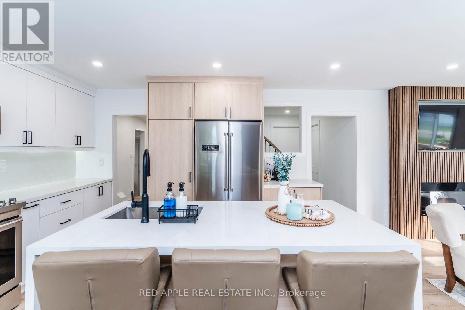 205 Hoyt Avenue, Tay (Victoria Harbour), Ontario  L0K 2A0 - Photo 8 - S13751830