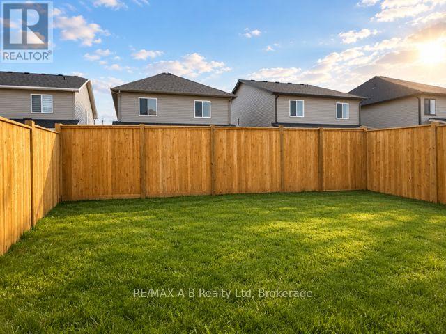 45 Robertson Drive, Stratford, Ontario  N5A 0J6 - Photo 3 - X13751810