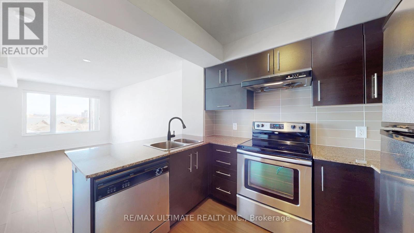 718 - 273 South Park Road, Markham, Ontario  L3T 0B5 - Photo 10 - N12986882