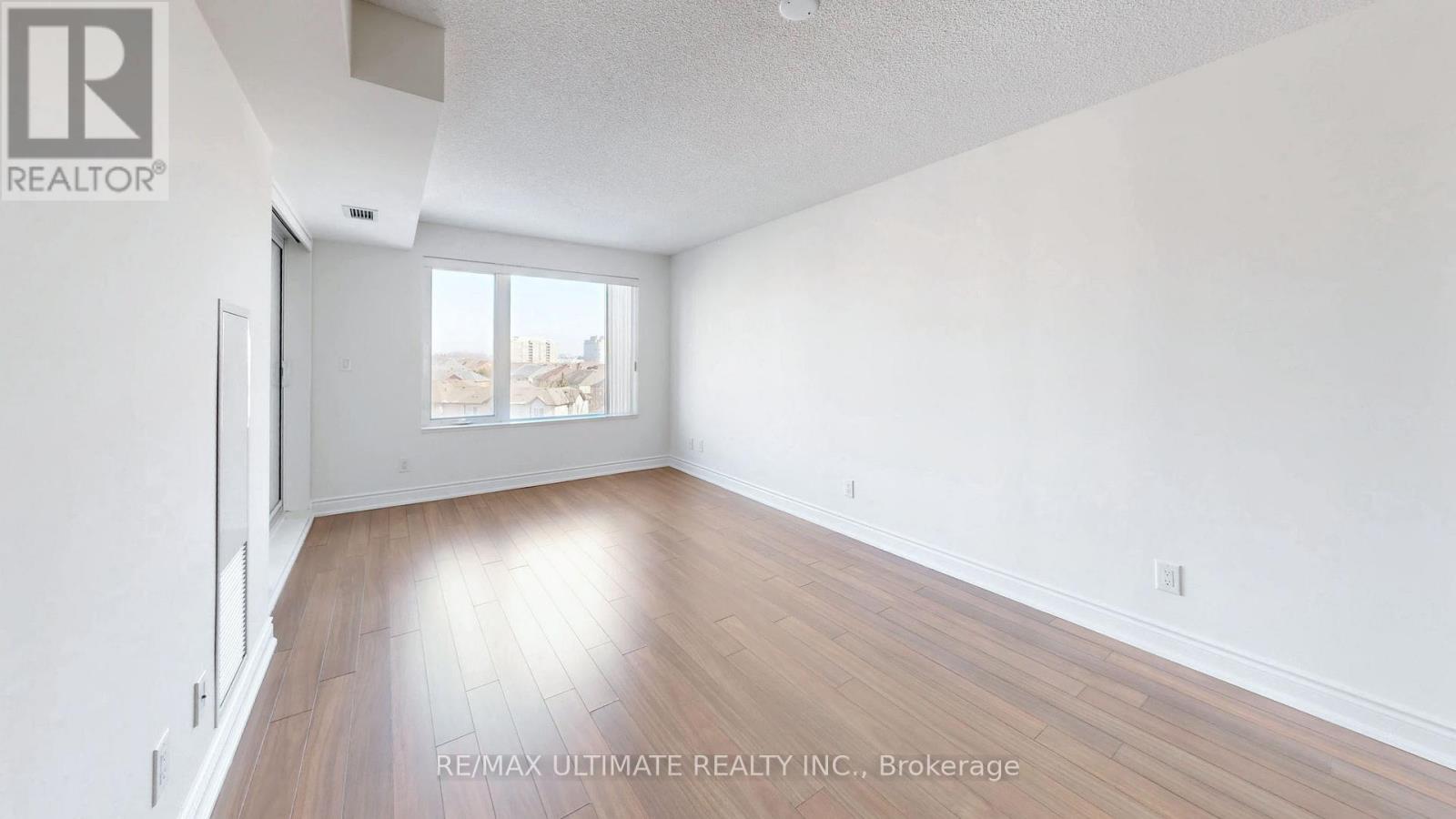 718 - 273 South Park Road, Markham, Ontario  L3T 0B5 - Photo 4 - N12986882