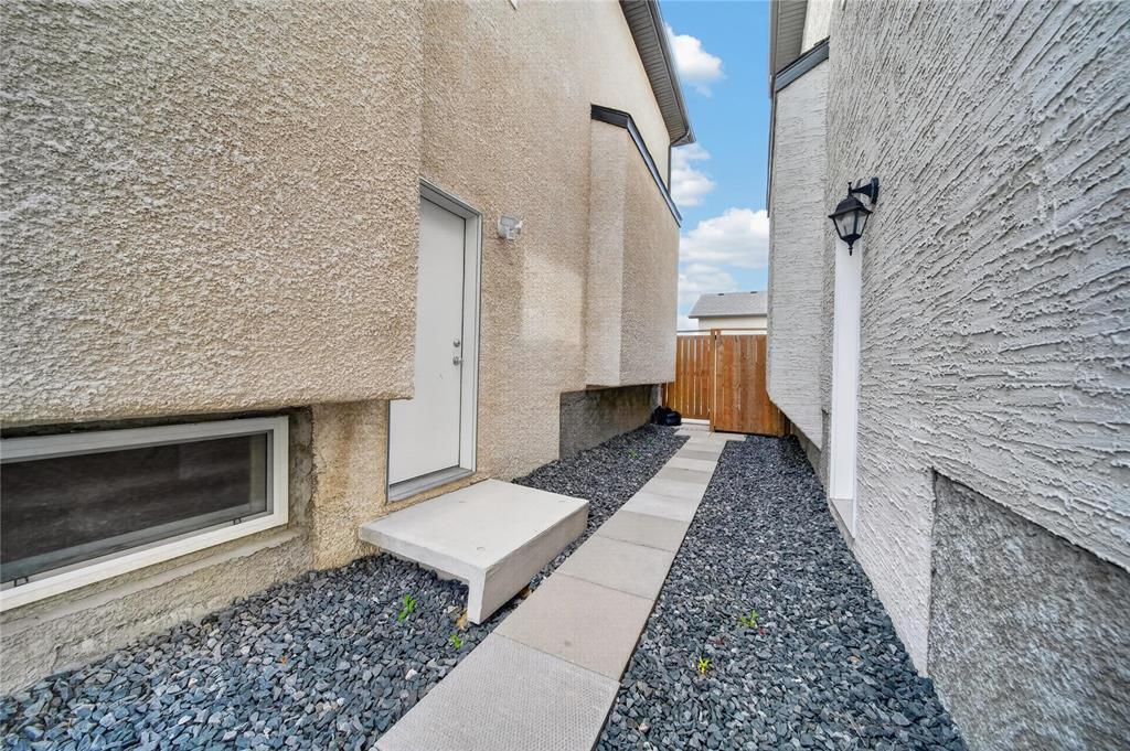 86 Pennyhill Gate, Winnipeg, Manitoba  R2P 1W7 - Photo 31 - 202622131