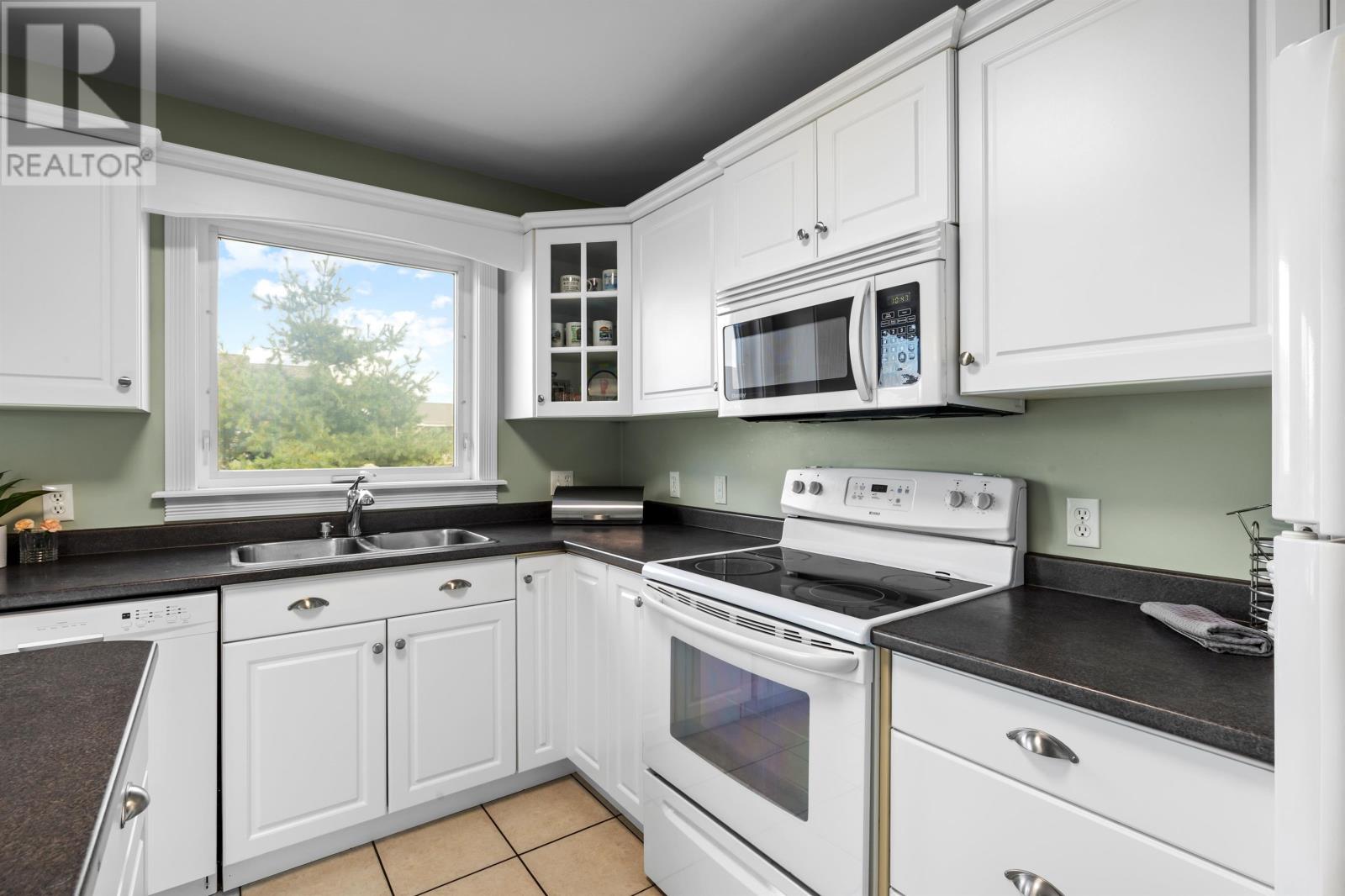 27 Doiron Drive, Charlottetown, Prince Edward Island  C1E 0A7 - Photo 10 - 202622566