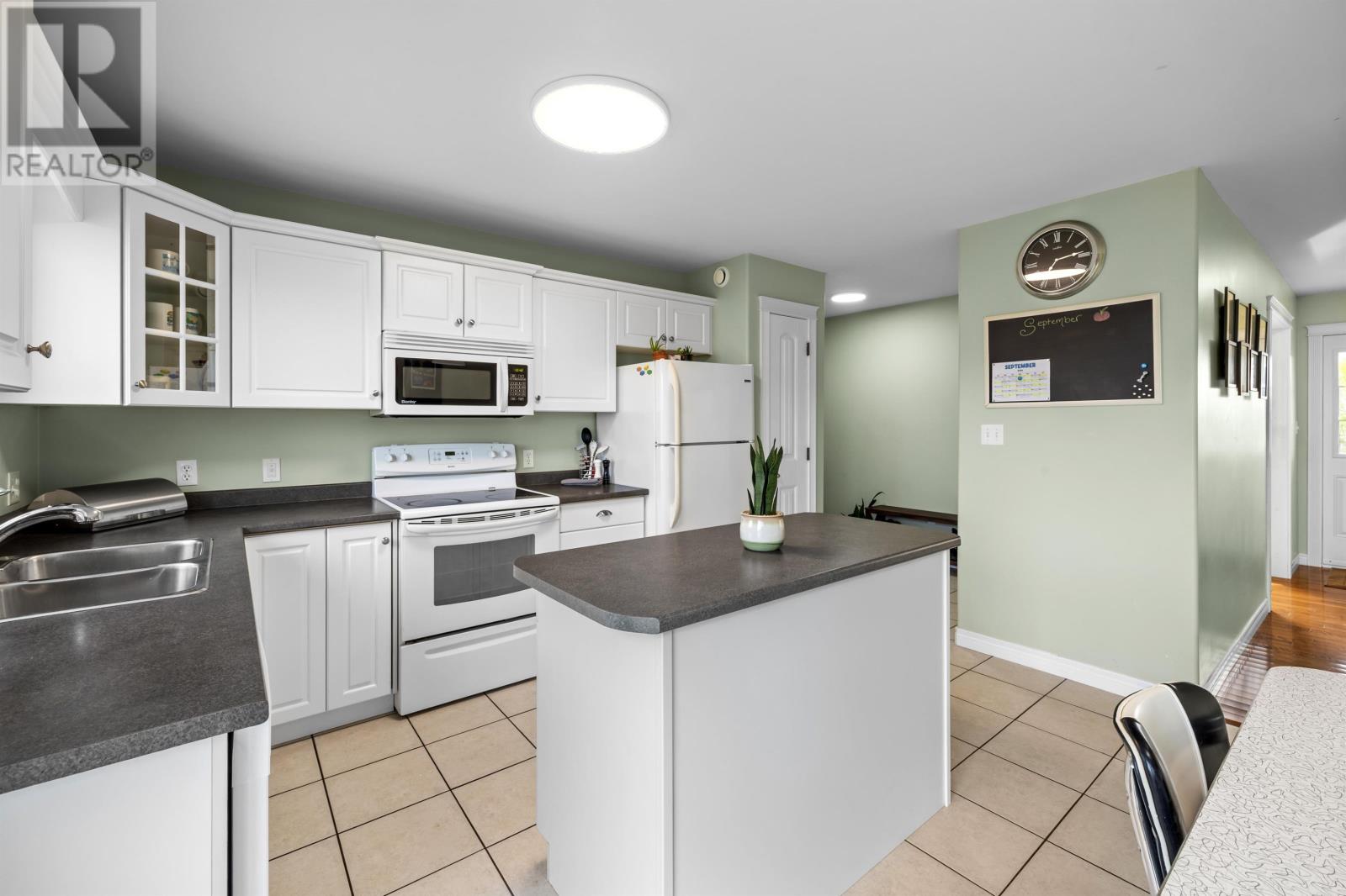 27 Doiron Drive, Charlottetown, Prince Edward Island  C1E 0A7 - Photo 13 - 202622566