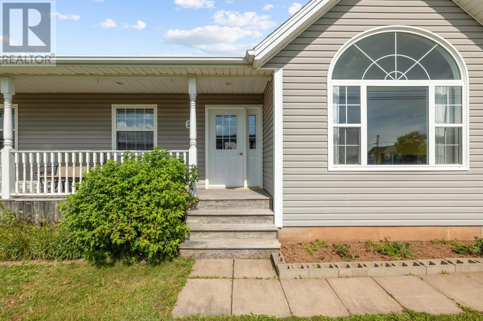 27 Doiron Drive, Charlottetown, Prince Edward Island  C1E 0A7 - Photo 4 - 202622566