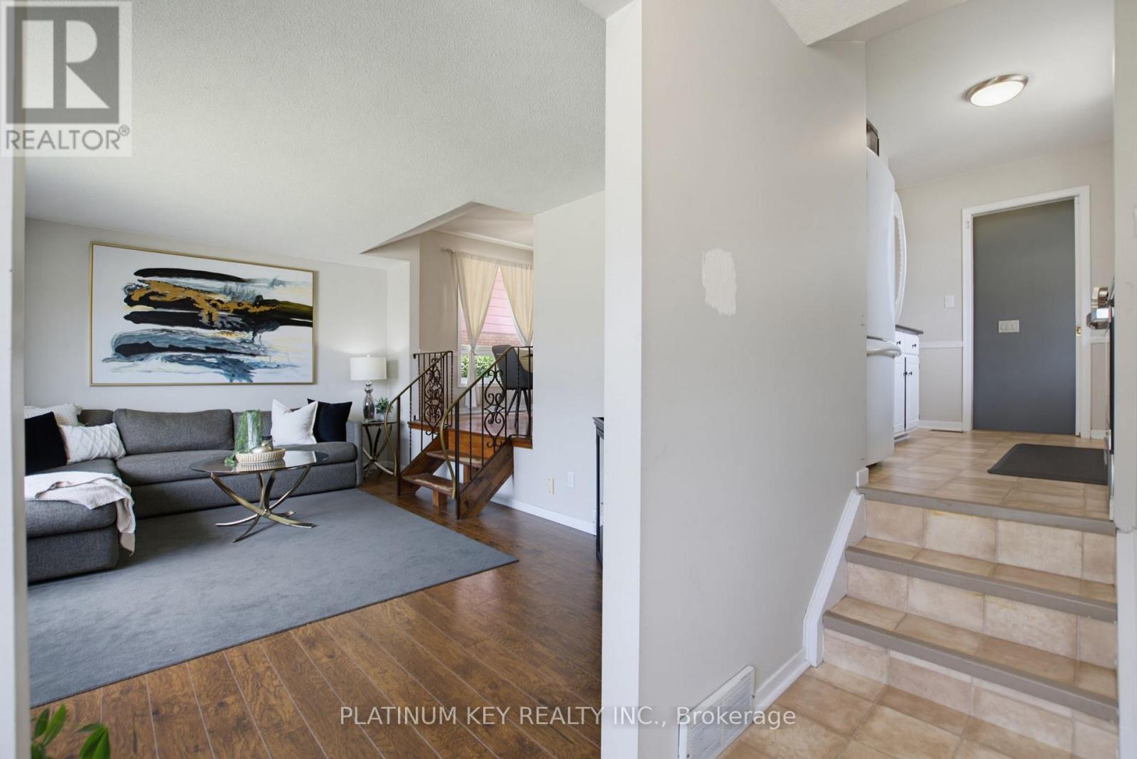 16 Sharpe Drive, Strathroy-Caradoc, Ontario  N7G 3T9 - Photo 2 - X13487742