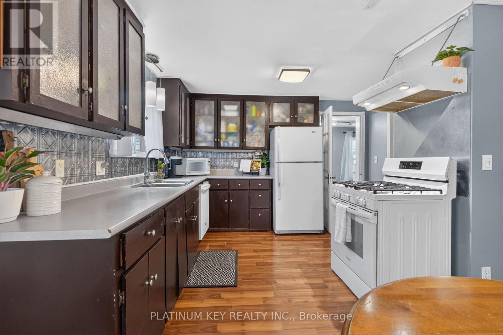 422 Metcalfe Street W, Strathroy-Caradoc, Ontario  N7G 1N7 - Photo 11 - X13751850