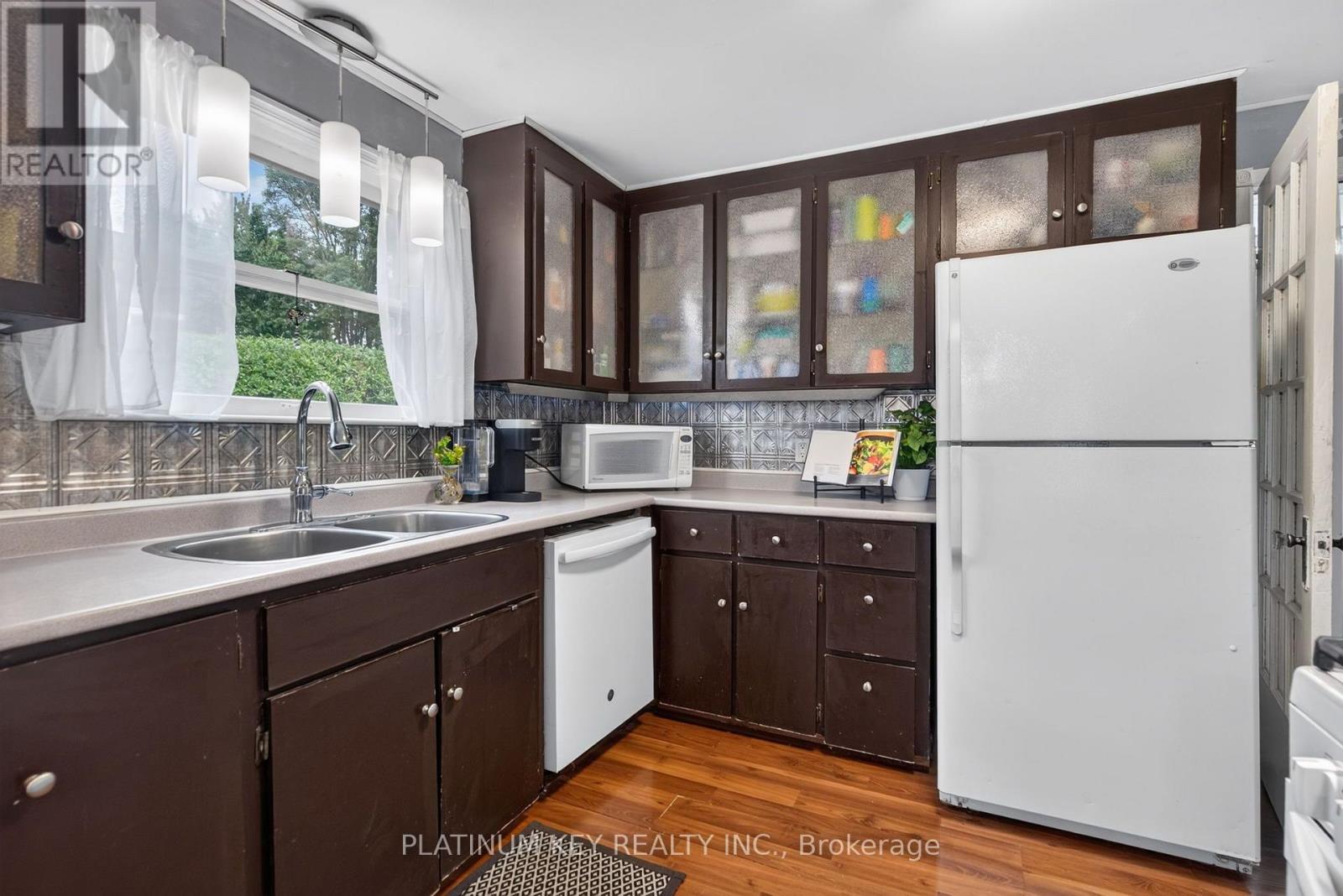 422 Metcalfe Street W, Strathroy-Caradoc, Ontario  N7G 1N7 - Photo 14 - X13751850