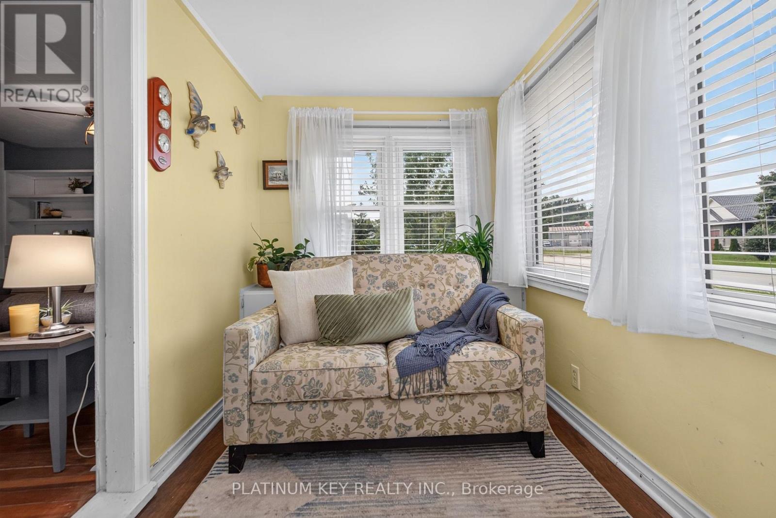 422 Metcalfe Street W, Strathroy-Caradoc, Ontario  N7G 1N7 - Photo 3 - X13751850