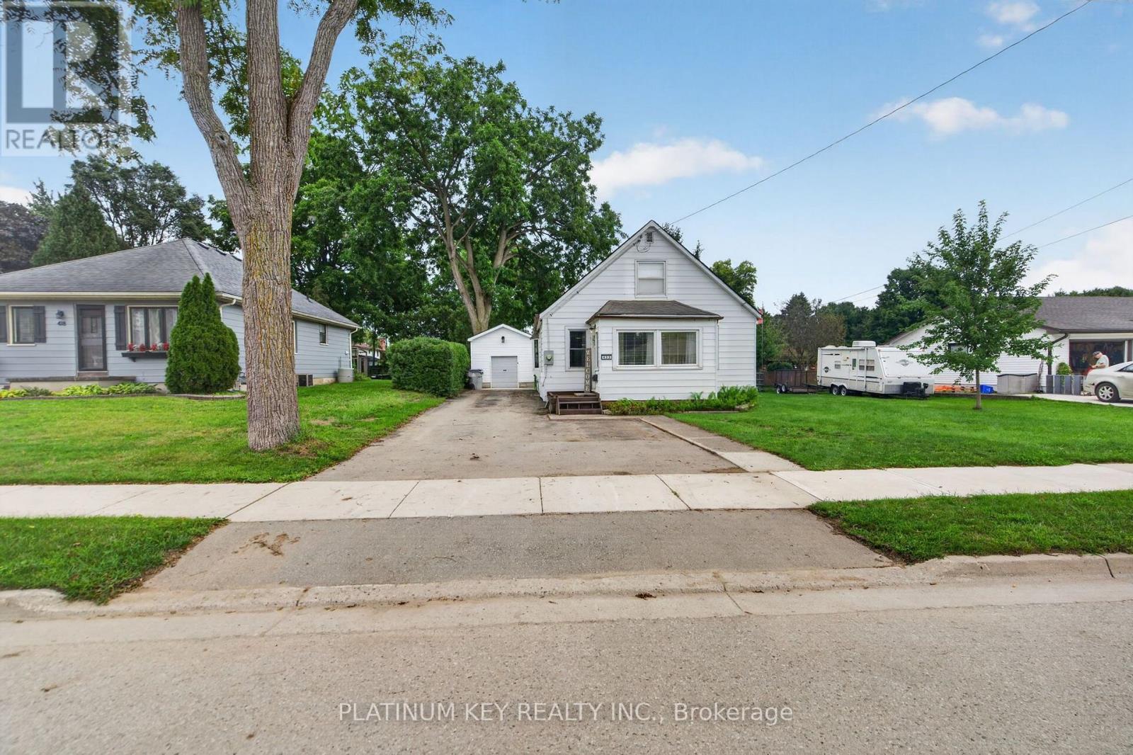 422 Metcalfe Street W, Strathroy-Caradoc, Ontario  N7G 1N7 - Photo 33 - X13751850