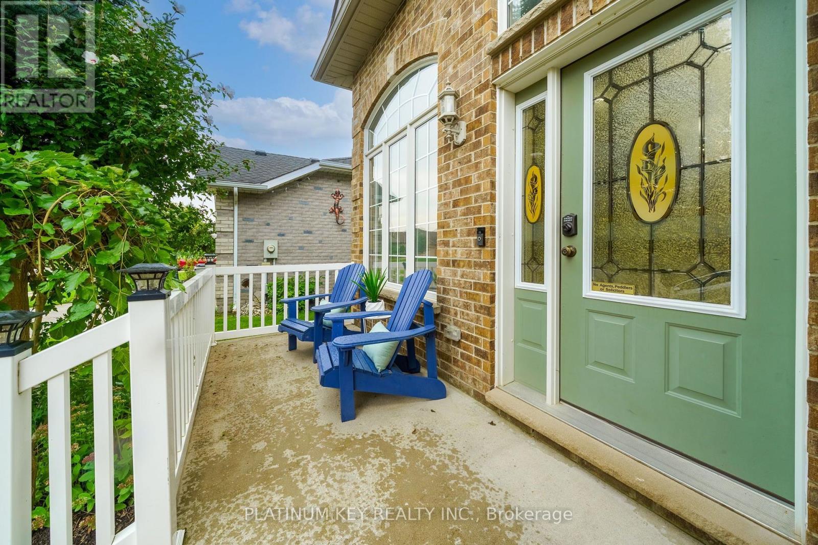 22 Ridge Street, Strathroy-Caradoc, Ontario  N7G 4J9 - Photo 2 - X13751978