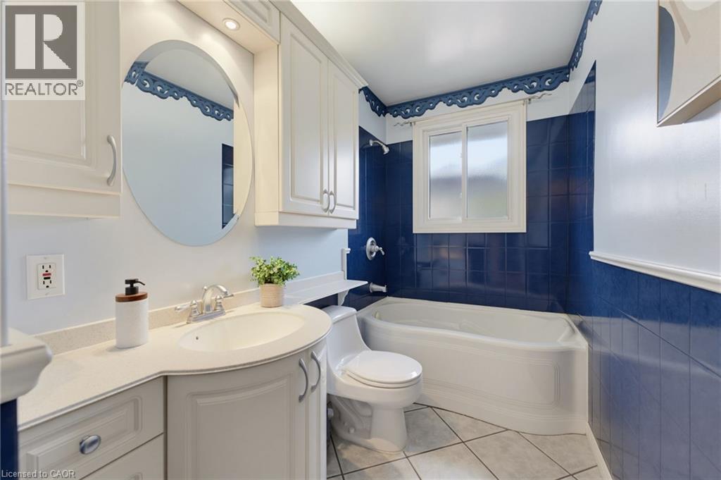 555 Elm Ridge Place, Waterloo, Ontario  N2L 4P6 - Photo 24 - 40861002
