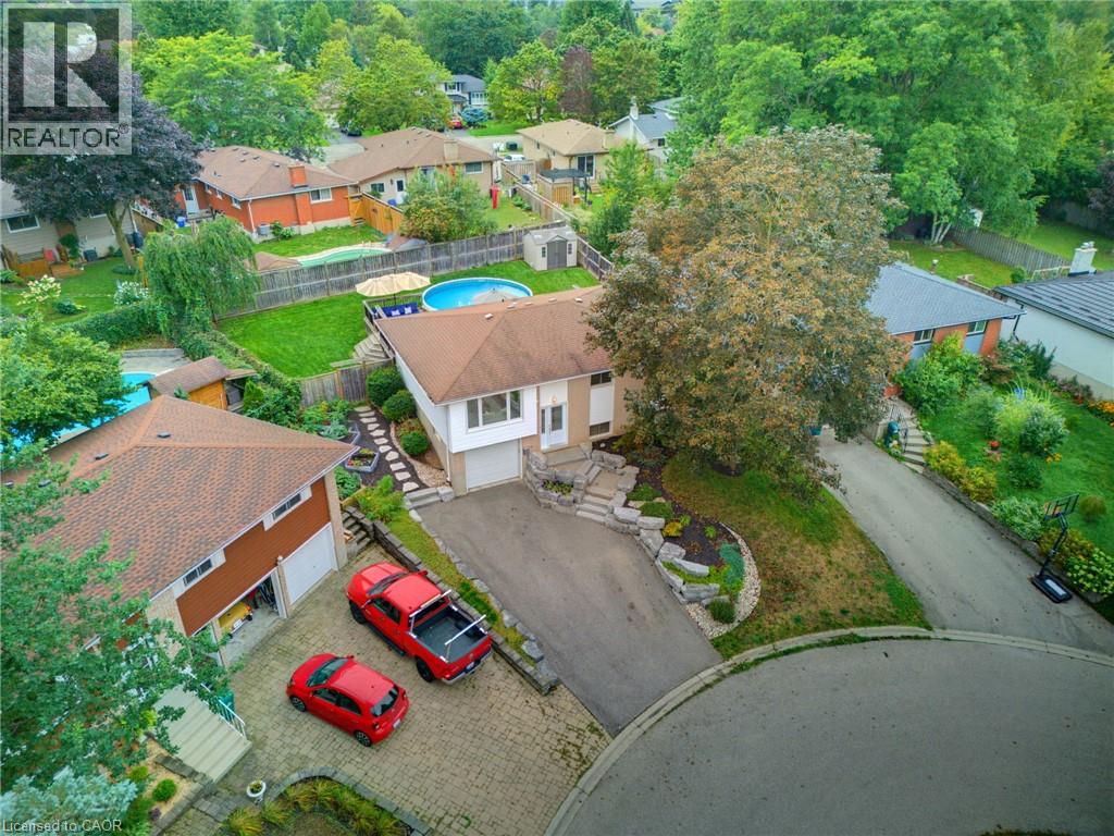 555 Elm Ridge Place, Waterloo, Ontario  N2L 4P6 - Photo 5 - 40861002