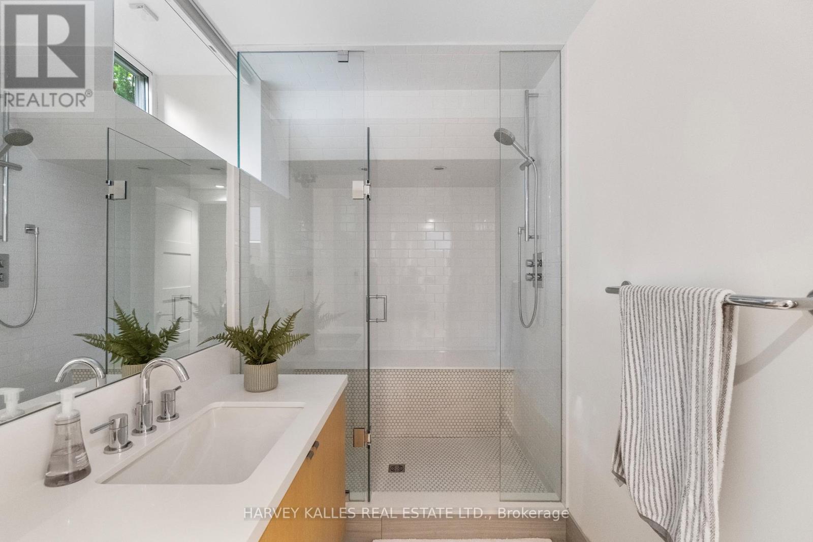497 Palmerston Boulevard, Toronto, Ontario  M6G 2P2 - Photo 40 - C13751854