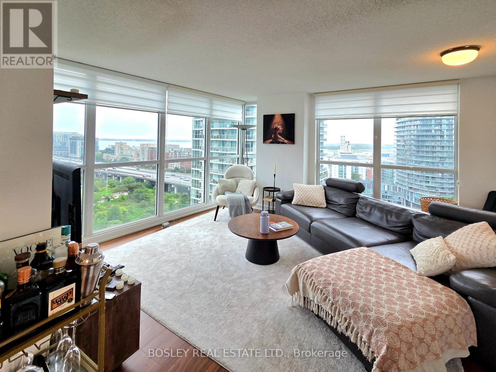1901 - 85 QUEENS WHARF ROAD, Toronto, Ontario