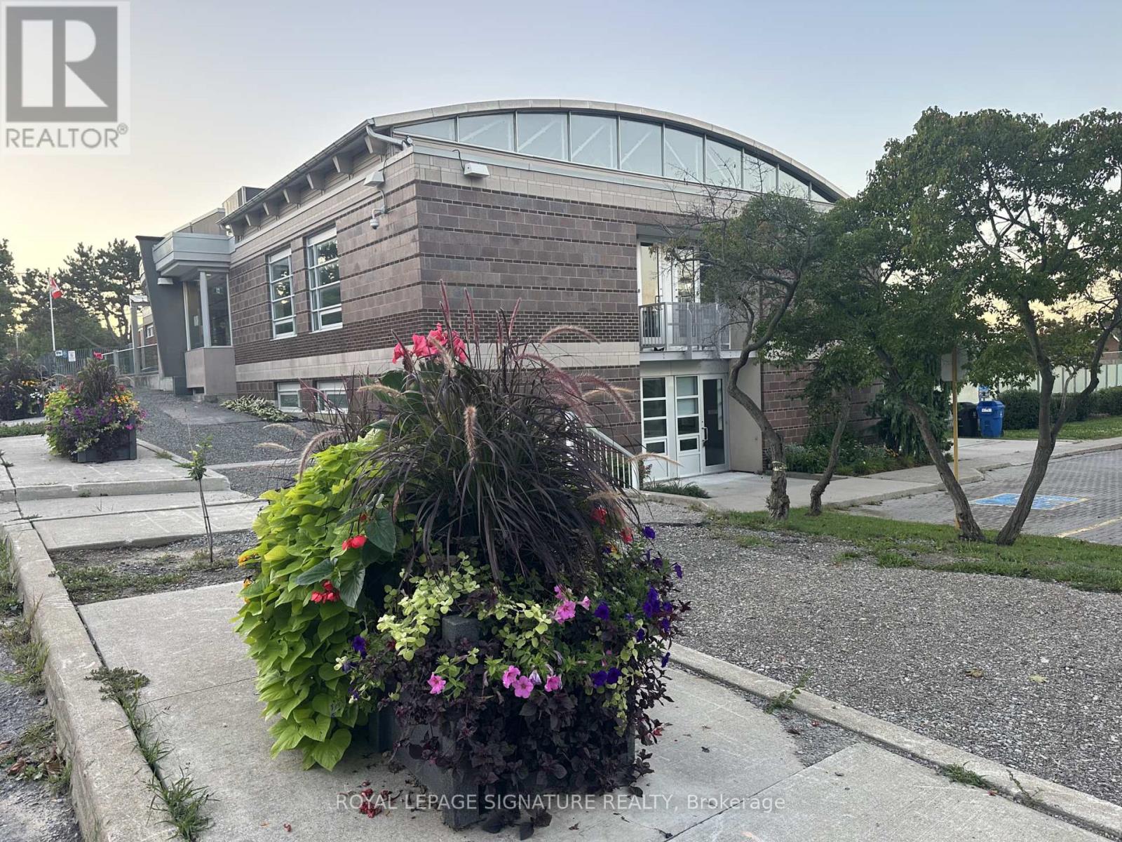 73 Castlegrove Boulevard, Toronto, Ontario  M3A 1L3 - Photo 9 - C13751988