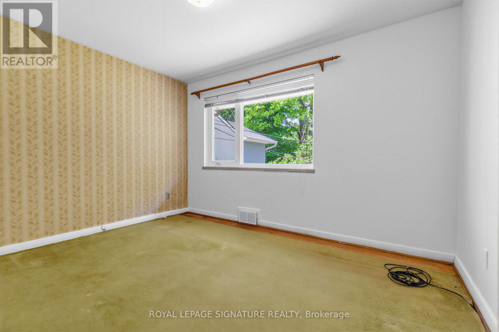 69 Greenland Road, Toronto, Ontario  M3C 1N4 - Photo 12 - C13751990