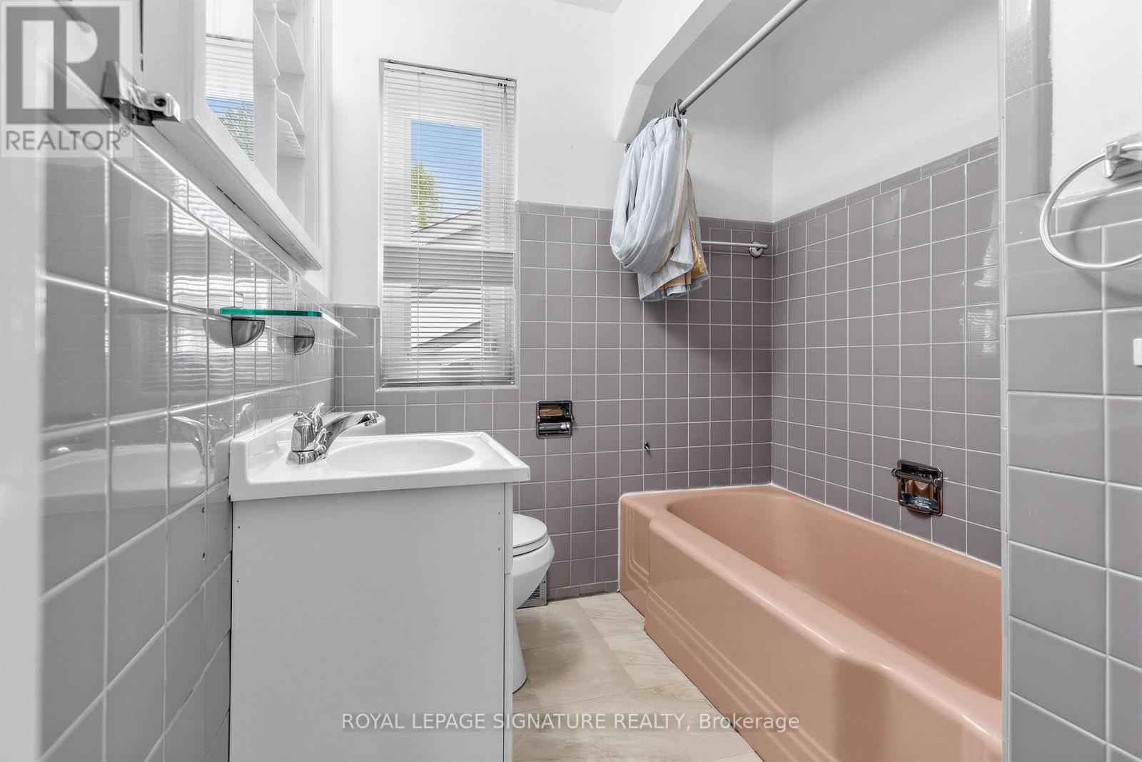 69 Greenland Road, Toronto, Ontario  M3C 1N4 - Photo 18 - C13751990