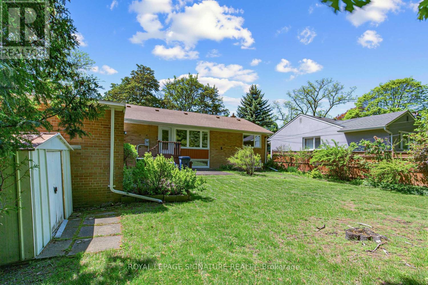 69 Greenland Road, Toronto, Ontario  M3C 1N4 - Photo 30 - C13751990