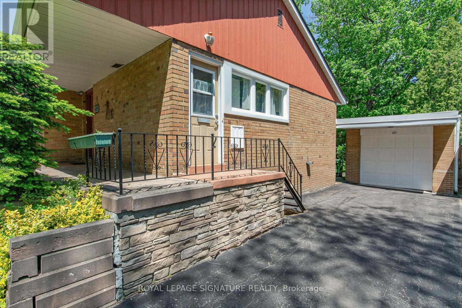 69 Greenland Road, Toronto, Ontario  M3C 1N4 - Photo 4 - C13751990