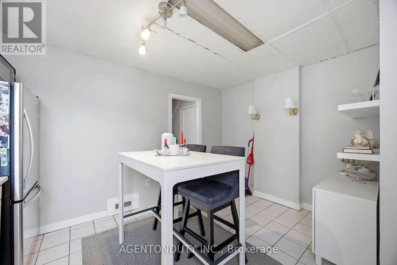 51 Perth Avenue, Toronto, Ontario  M6R 2C1 - Photo 11 - C13752048