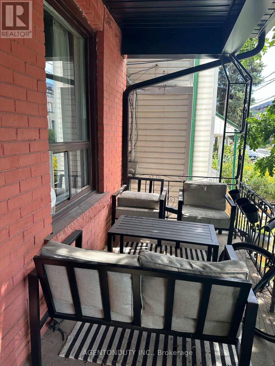 51 Perth Avenue, Toronto, Ontario  M6R 2C1 - Photo 2 - C13752048