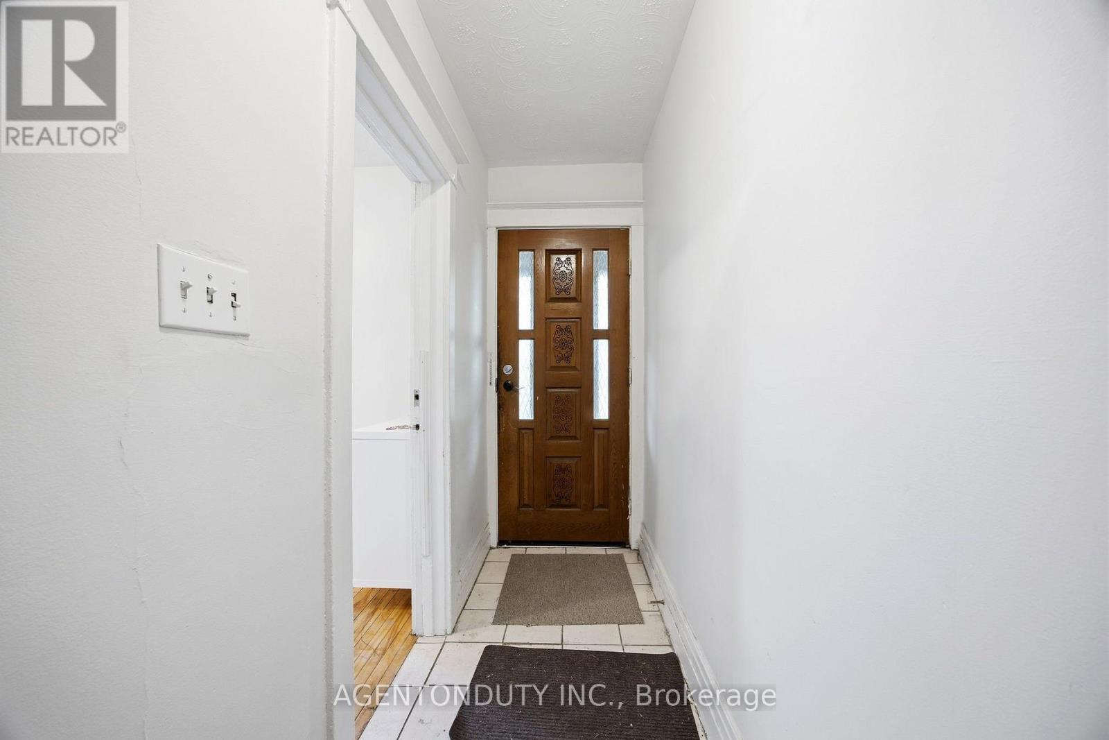 51 Perth Avenue, Toronto, Ontario  M6R 2C1 - Photo 4 - C13752048