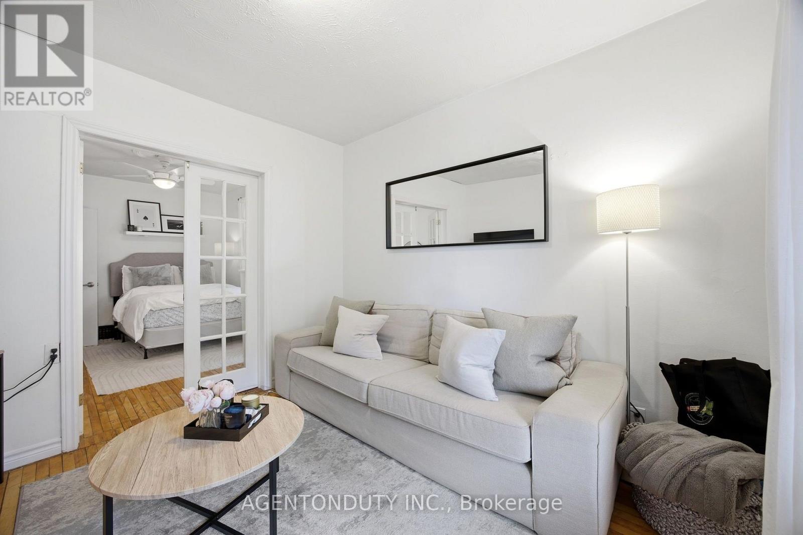 51 Perth Avenue, Toronto, Ontario  M6R 2C1 - Photo 5 - C13752048