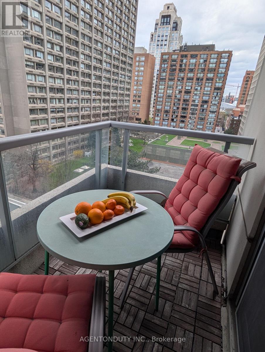 1009 - 35 Balmuto Street, Toronto, Ontario M4Y 0A3 - Photo 7 - C13752054
