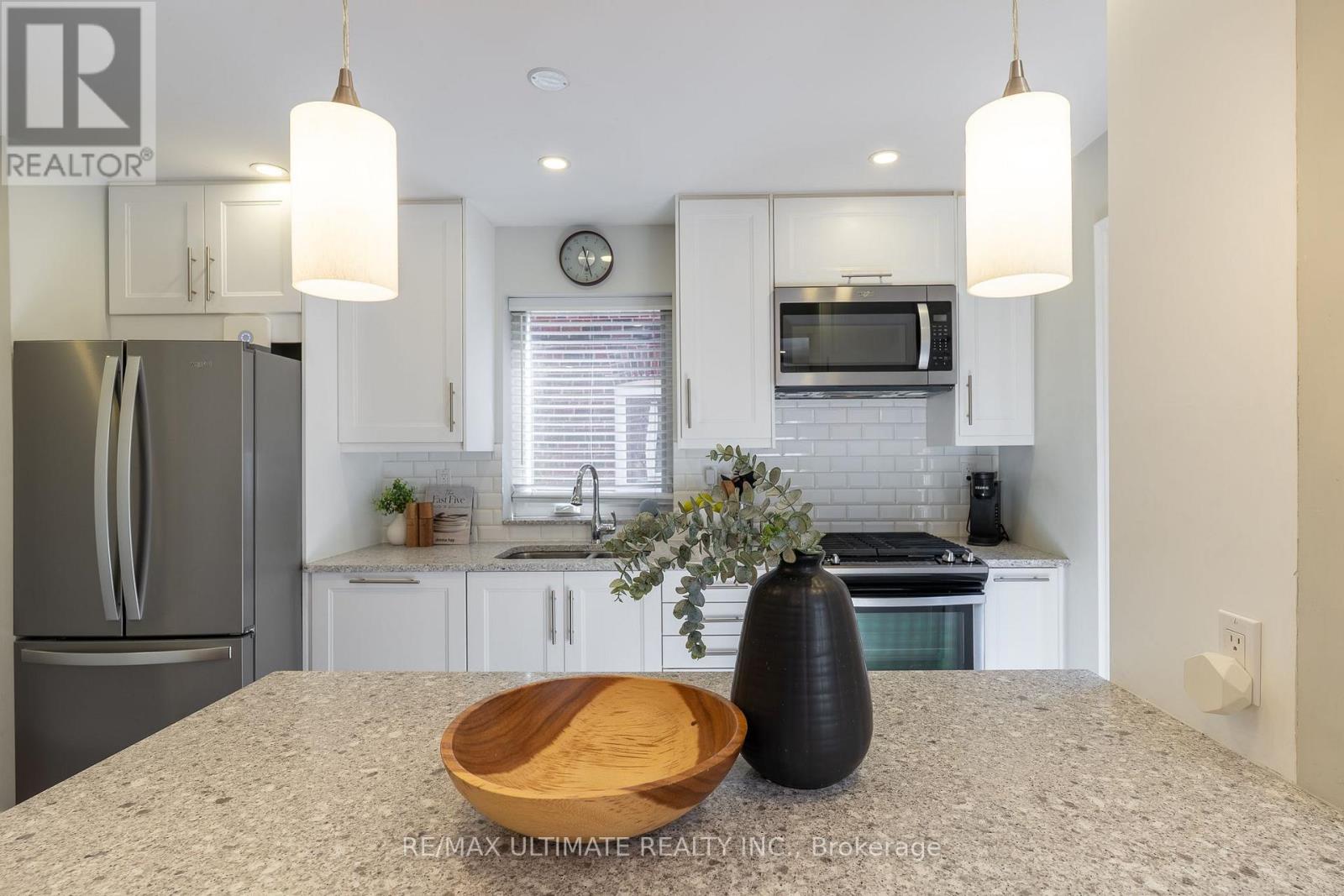 3 Thursfield Crescent, Toronto, Ontario  M4G 2N4 - Photo 13 - C13752072