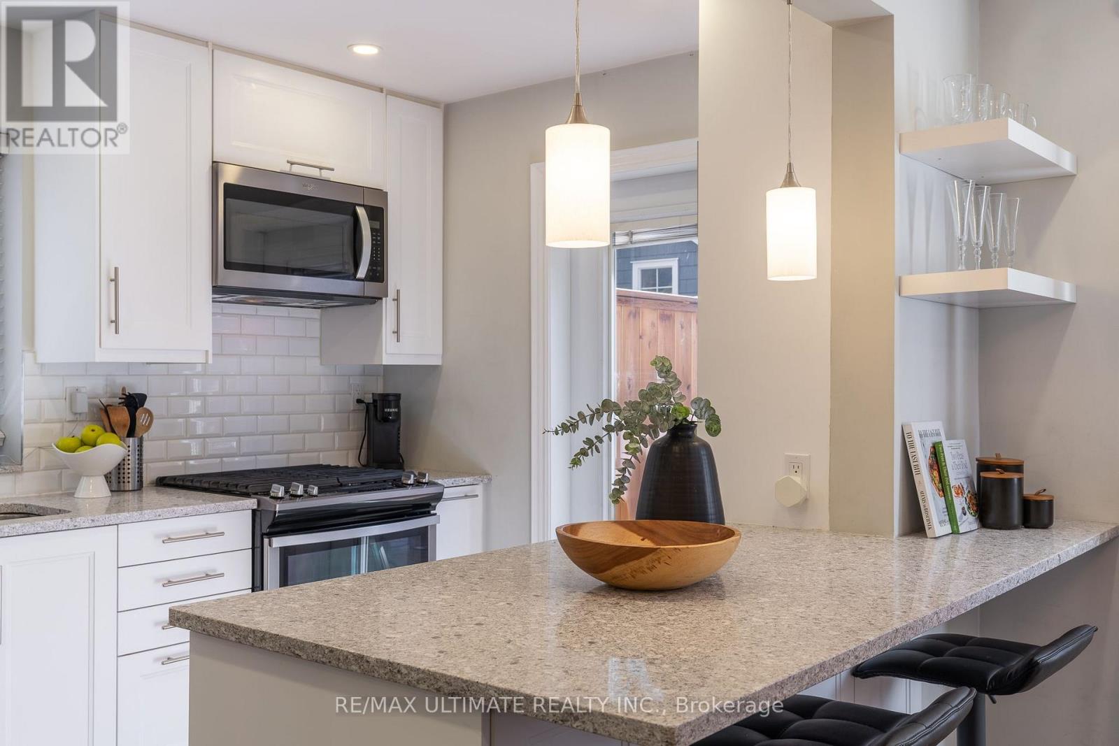 3 Thursfield Crescent, Toronto, Ontario  M4G 2N4 - Photo 14 - C13752072