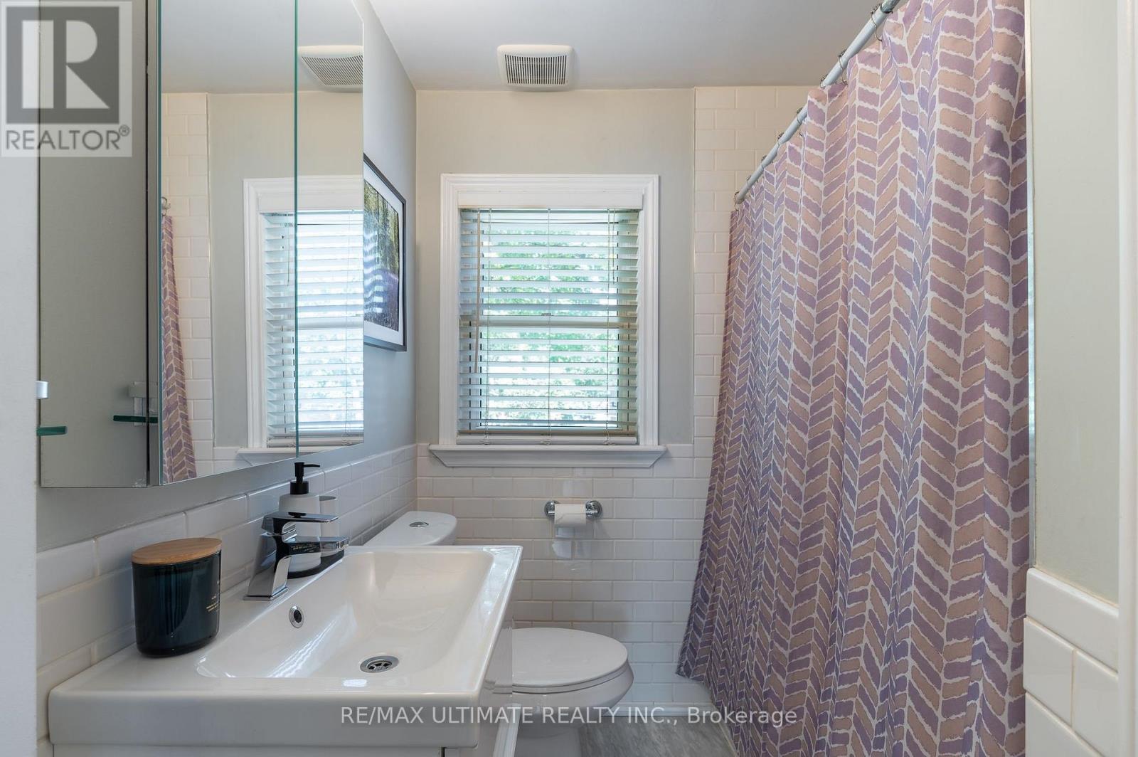 3 Thursfield Crescent, Toronto, Ontario  M4G 2N4 - Photo 21 - C13752072