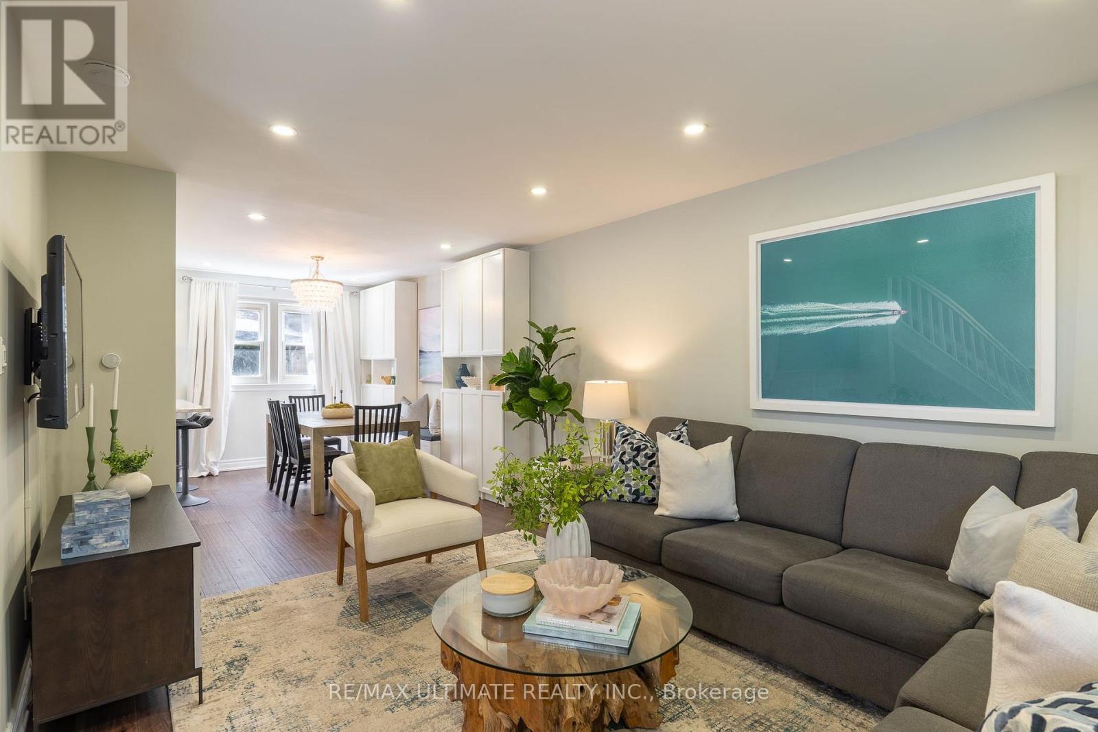 3 Thursfield Crescent, Toronto, Ontario  M4G 2N4 - Photo 4 - C13752072