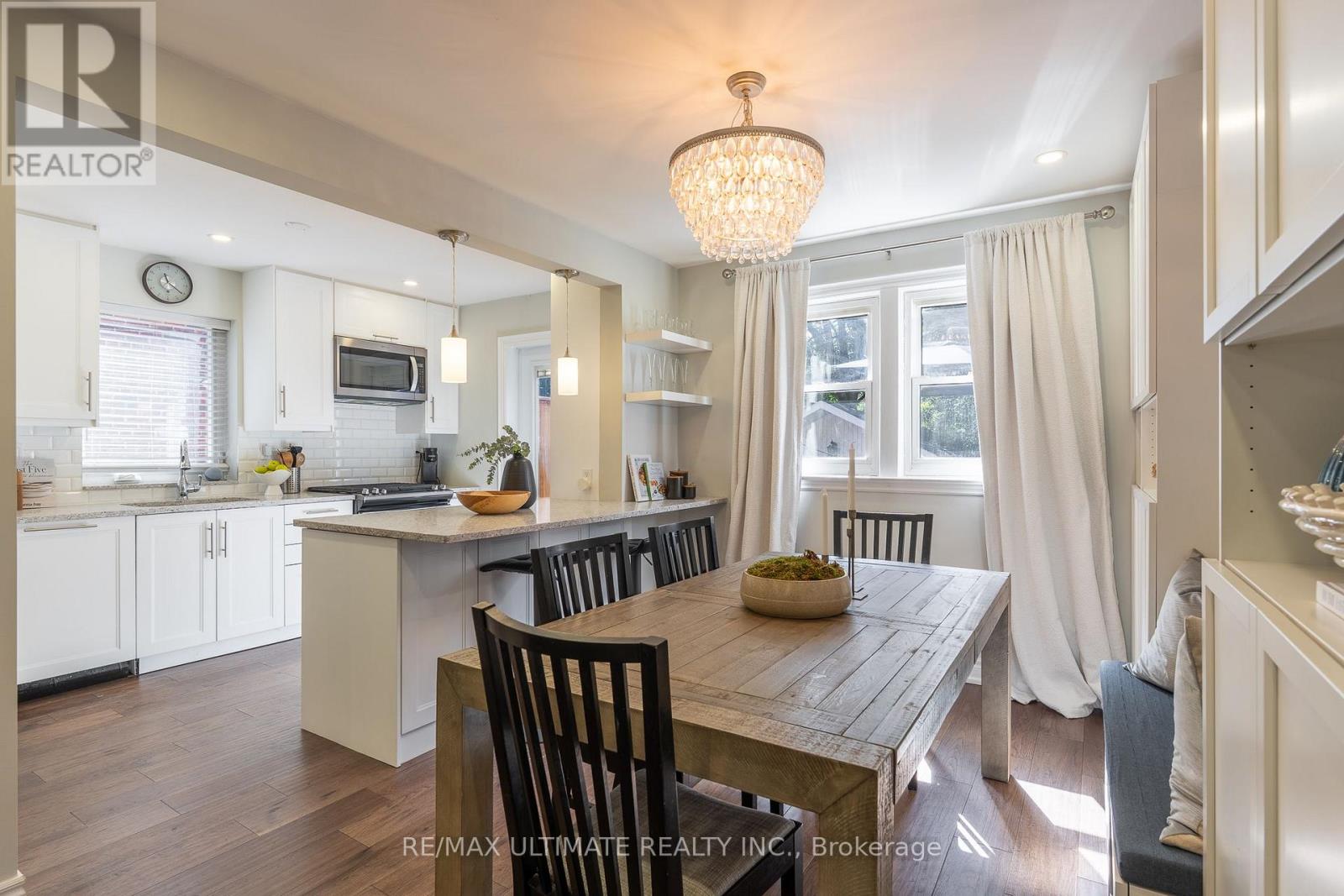 3 Thursfield Crescent, Toronto, Ontario  M4G 2N4 - Photo 6 - C13752072