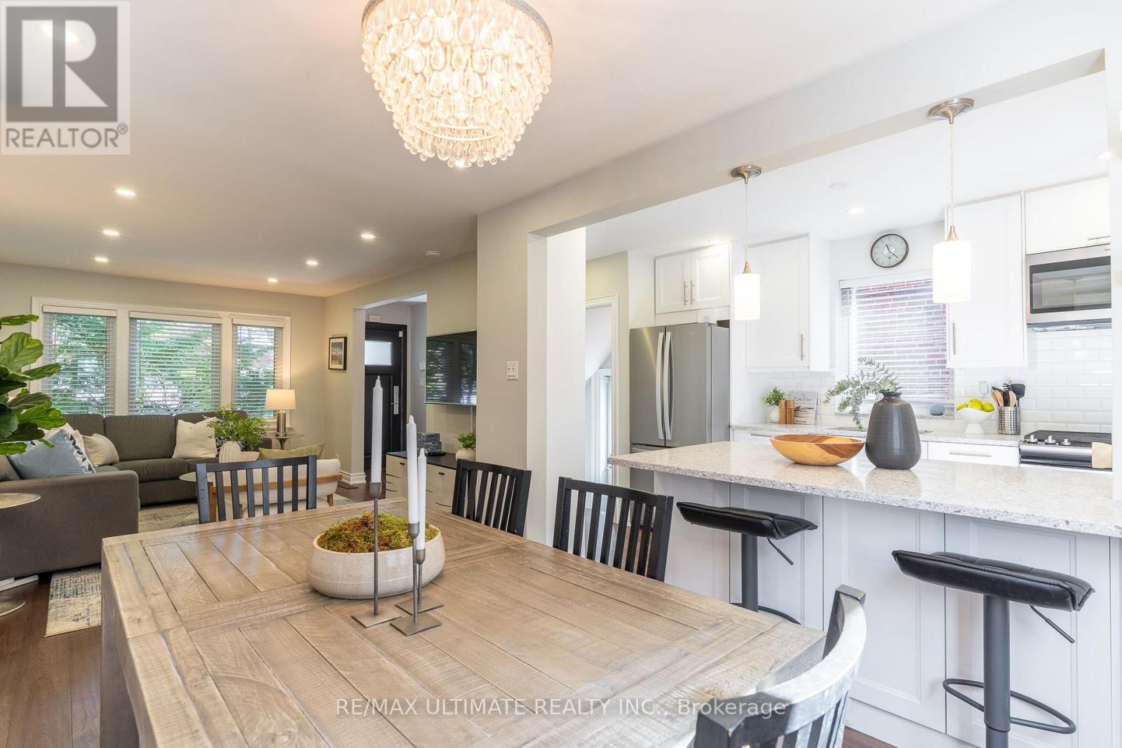 3 Thursfield Crescent, Toronto, Ontario  M4G 2N4 - Photo 7 - C13752072