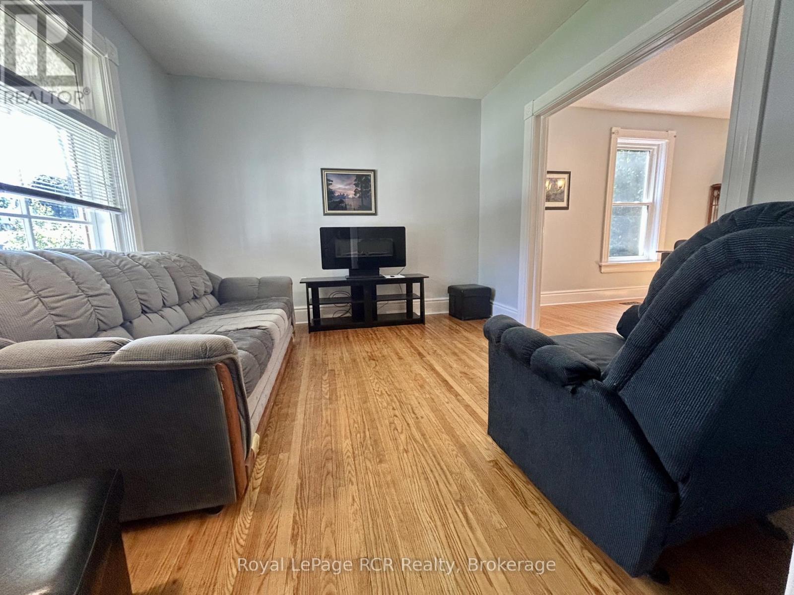 962 7th Avenue E, Owen Sound, Ontario  N4K 2Y8 - Photo 3 - X13751932